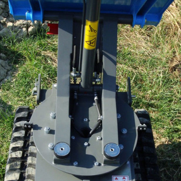 Messersi TC120D μίνι ερπυστριοφόρο dumper 1200 kg Messersi TC120D με υδροστατική μετάδοση Messersi TC120D με 2 ταχύτητες κίνησης Messersi TC120D με πλατφόρμα φόρτωσης 0.44 m³ Messersi TC120D compact dumper για στενούς χώρους