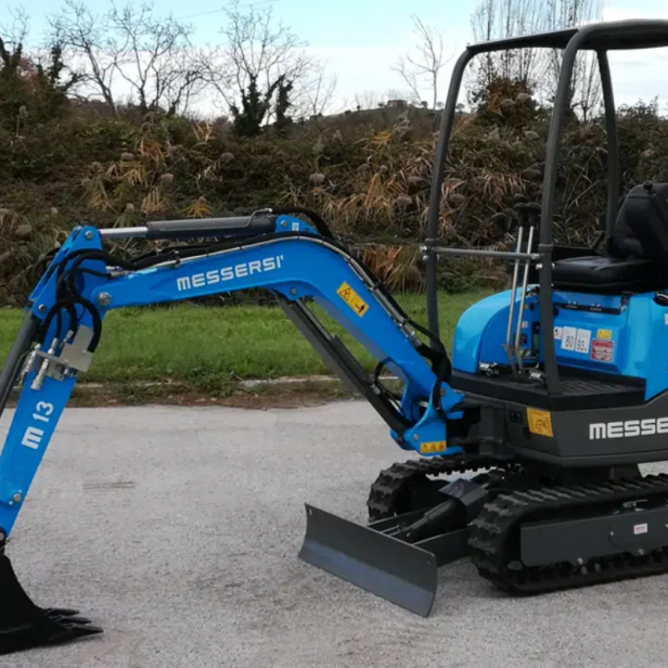 Messersì M13K mini excavator digging depth 1.96 m Messersì M13K tracked compact excavator Messersì M13K short radius mini excavator Messersì M13K excavator for narrow spaces Messersì M13K construction excavator 1420 kg