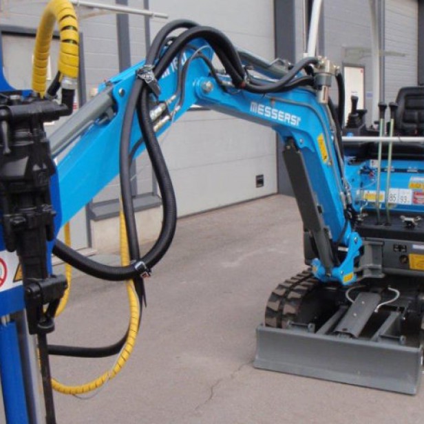 Messersì M16UDS μίνι εκσκαφέας βάθος σκαψίματος 2,145 m Messersì M16UDS ερπυστριοφόρος εκσκαφέας compact Messersì M16UDS mini excavator zero tail swing Messersì M16UDS εκσκαφέας για στενούς χώρους Messersì M16UDS εργοταξιακός εκσκαφέας 1600 kg