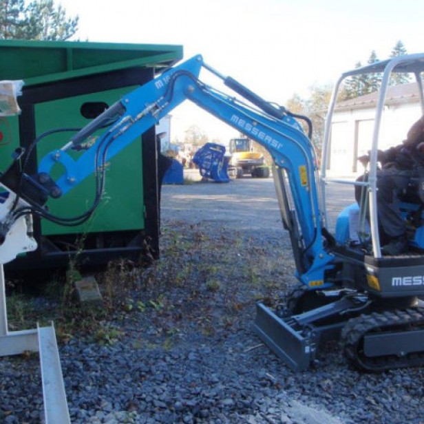 Messersì M16UDS μίνι εκσκαφέας βάθος σκαψίματος 2,145 m Messersì M16UDS ερπυστριοφόρος εκσκαφέας compact Messersì M16UDS mini excavator zero tail swing Messersì M16UDS εκσκαφέας για στενούς χώρους Messersì M16UDS εργοταξιακός εκσκαφέας 1600 kg