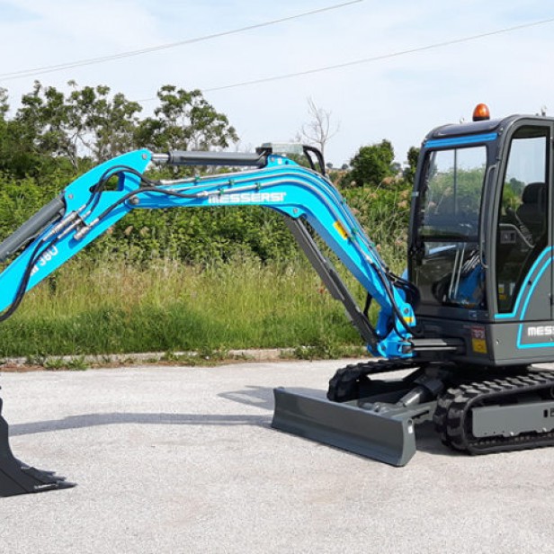 Messersì M38U mini excavator digging depth 3.32 m Messersì M38U tracked compact excavator Messersì M38U zero tail swing mini excavator Messersì M38U excavator for narrow spaces Messersì M38U construction excavator 3450 kg