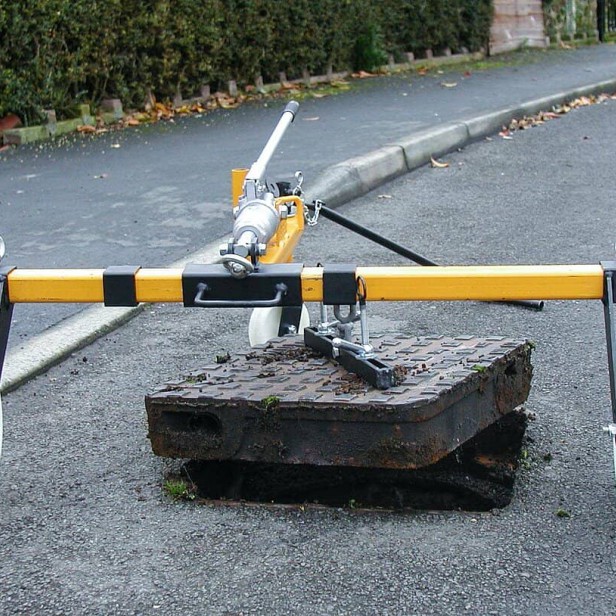 Probst SDH-H, Hydraulic Manhole Cover Lifter, SDH H, manhole lifter, Probst lifter, hydraulic manhole lifter