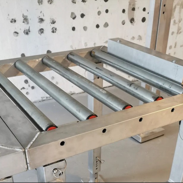 Liftroller Table  -  Moving  platform for materials and equipment 