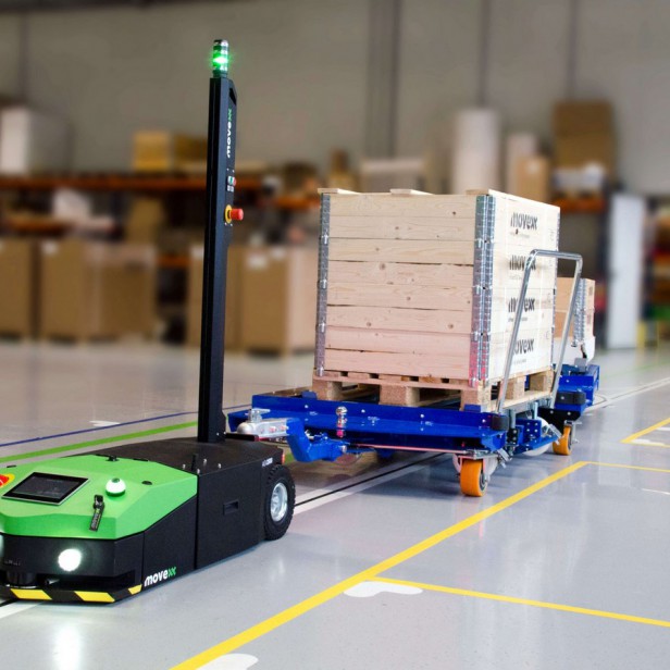 MOVEXX ELECTRIC TUG AA2500-S Automatically guided vehicle