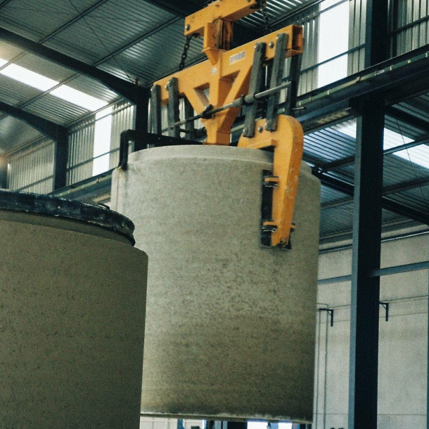 PROBST RK-XL manhole ring clamp RK-XL IV V VI concrete manhole ring clamp PROBST RK-XL heavy-duty manhole clamp