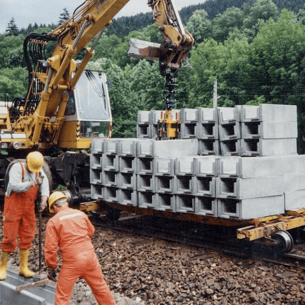 Probst KKV-200 Cable Channel Clamp Cable Channel Clamp Probst KKV-200 in use Probst KKV-200 with mechanical grip Probst KKV-200 lifting cable channels