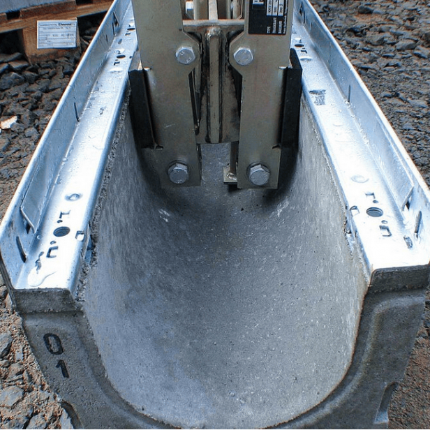 Probst KKV-200 Cable Channel Clamp Cable Channel Clamp Probst KKV-200 in use Probst KKV-200 with mechanical grip Probst KKV-200 lifting cable channels