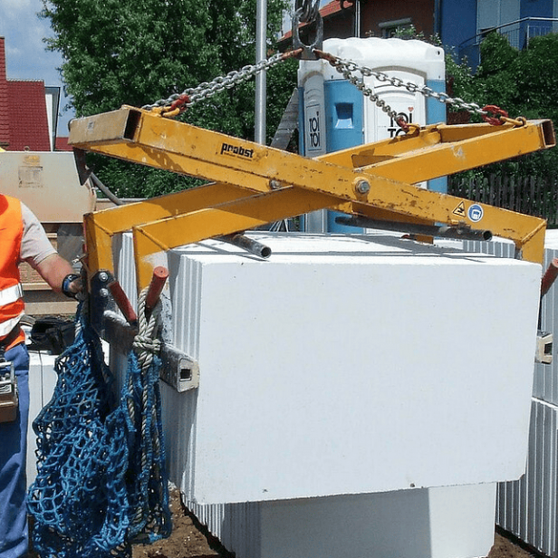 Probst KSZ-300-UNI Limestone Clamp Limestone Clamp Probst KSZ-300-UNI in use Probst KSZ-300-UNI with safety net Probst KSZ-300-UNI lifting limestone elements