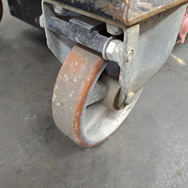 ΜΕΤΑΧΕΙΡΙΣΜΕΝΗ ΨΑΛΙΔΩΤΗ ΠΛΑΤΦΟΡΜΑ ΕΡΓΑΣΙΑΣ  YOUNGMAN BOSS X3  ΕΩΣ 240KG 4,55M (2010)