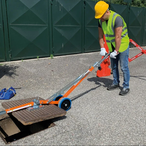 ITALIFTERS CL10 magnetic manhole lifter   ITALIFTERS CL10 manhole cover lifter   Neodymium magnetic lifter ITALIFTERS CL10 for manhole covers