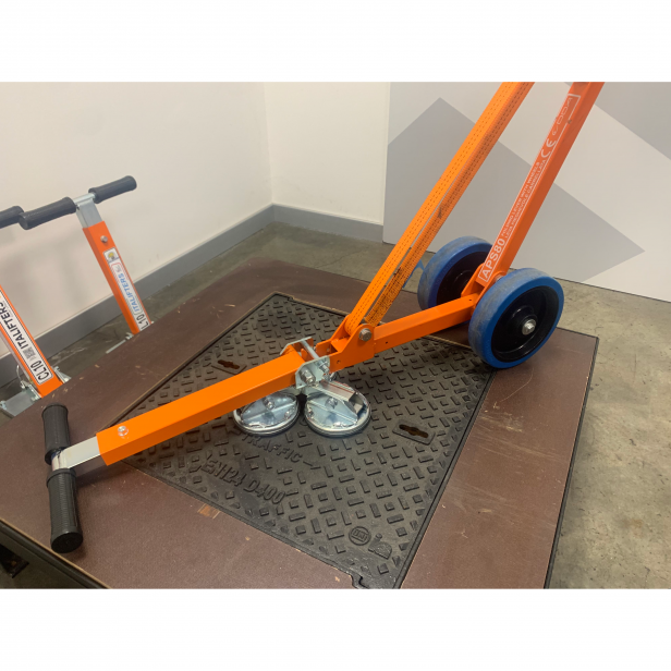 ITALIFTERS XT11 μαγνητικό ανυψωτικό καλυμμάτων φρεατίων   ITALIFTERS XT11 τριπλή μαγνητική πλάκα   Μαγνητικό ανυψωτικό XT11 για καλύμματα φρεατίων (650 kg)