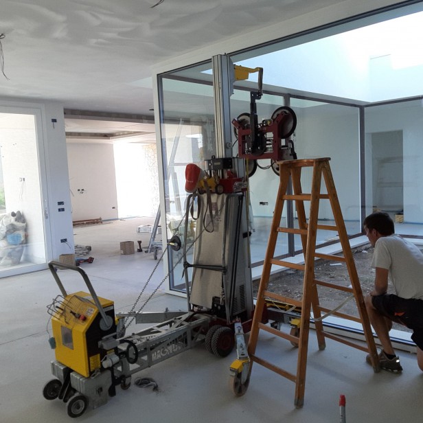 GOLIA MAGNUM χειροκίνητο σύστημα ανύψωσης τζαμιών Χειροκίνητο ανυψωτικό σύστημα GOLIA MAGNUM GOLIA MAGNUM για επαγγελματική χρήση