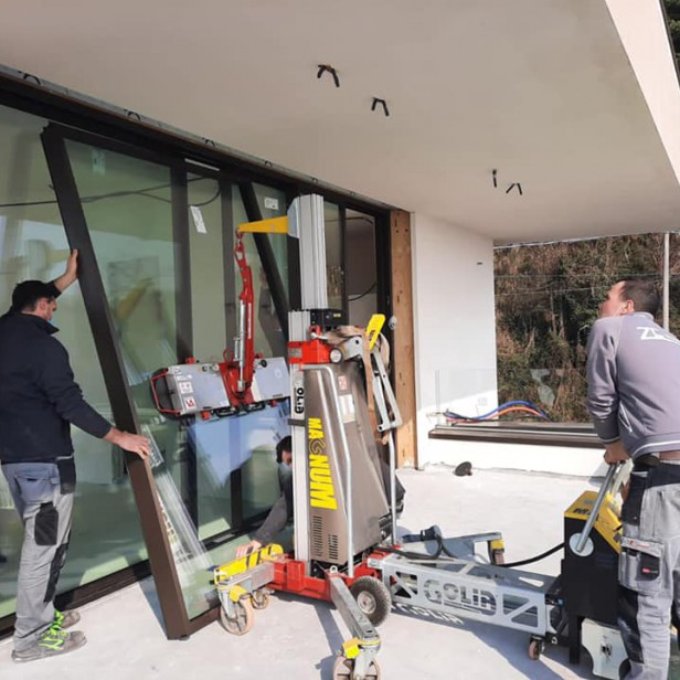 GOLIA MAGNUM χειροκίνητο σύστημα ανύψωσης τζαμιών Χειροκίνητο ανυψωτικό σύστημα GOLIA MAGNUM GOLIA MAGNUM για επαγγελματική χρήση