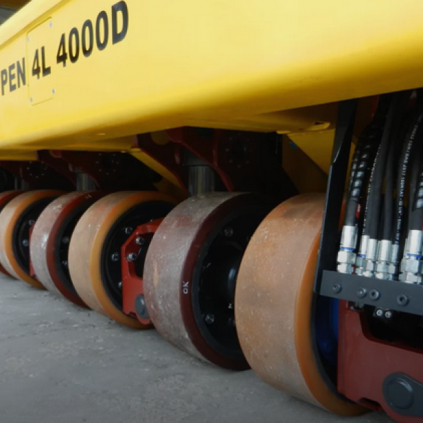 ITALCARRELLI Self-propelled modular transporters with adjustable loading capacity depending on the characteristics and number of coupled units