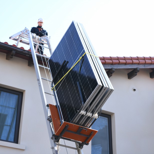 3S INDUSTRY BATTERY LADDER HOIST MH04L120 - 10M 120KG