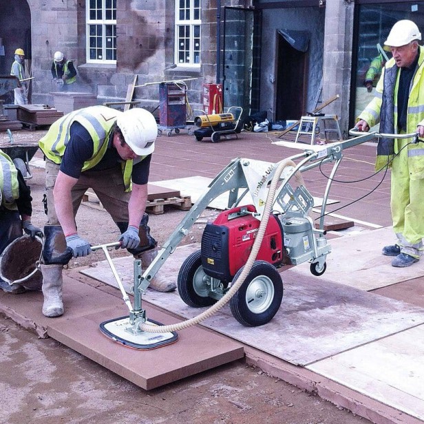 Probst Unimobil UM-VS Laying Dolly vacuum laying device Unimobil UM-VS for paving slabs up to 150 kg Probst vacuum laying device for paving slabs Unimobil UM-VS laying dolly in use