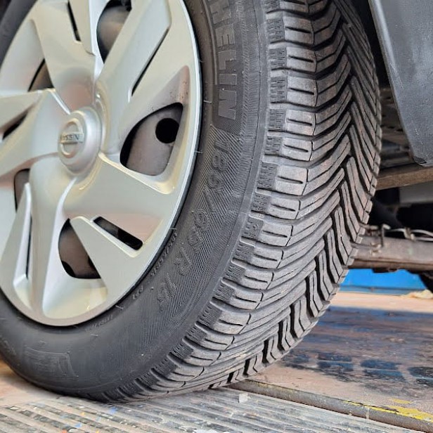 ΜΕΤΑΧΕΙΡΙΣΜΕΝΟ ΚΑΛΑΘΟΦΟΡΟ ΟΧΗΜΑ KLUBB ΑΡΘΡΩΤΟΥ ΤΥΠΟΥ 120KG  10m (2018)