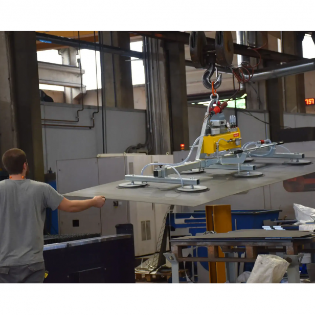  VACUUM LIFTER  for metal sheets (WITH BATTERIES )RIGHETTI F6B 1000KG
