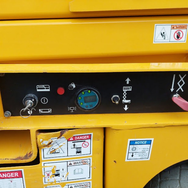 ΜΕΤΑΧΕΙΡΙΣΜΕΝΗ ΨΑΛΙΔΩΤΗ ΠΛΑΤΦΟΡΜΑ ΕΡΓΑΣΙΑΣ HAULOTTE COMPACT 14  350KG  13.8m (2020)