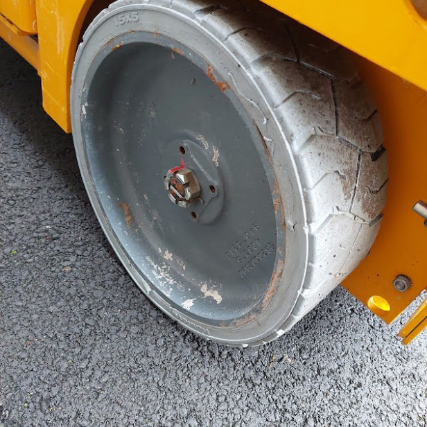 USED SCISSOR WORKING PLATFORMS HAULOTTE COMPACT 14  350KG  13.8m (2020)