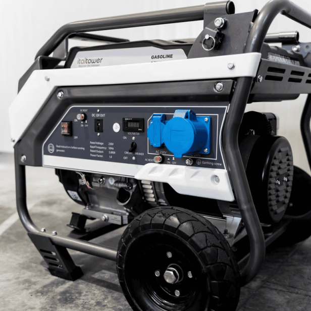 ITALTOWER LIGHTING TOWER WITH POWER GENERATOR & MANUAL LIFTING SYSTEM PEGASO UP TO 5.5M ILLUMINATED AREA 7000 SQM