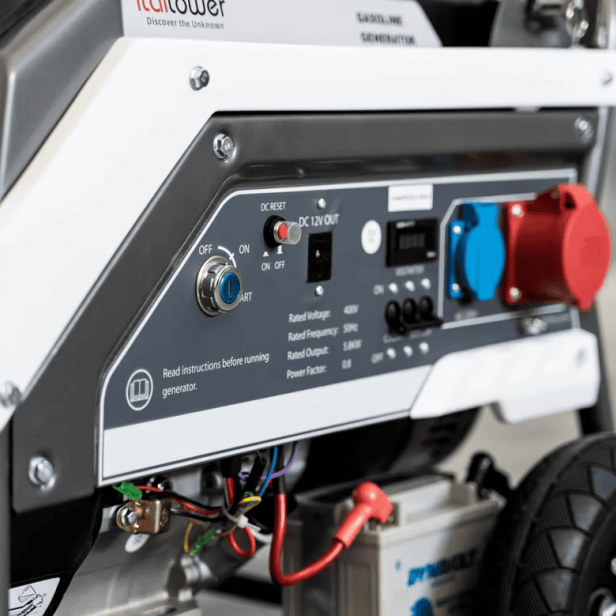 ITALTOWER LIGHTING TOWER WITH POWER GENERATOR & MANUAL LIFTING SYSTEM PEGASO UP TO 5.5M ILLUMINATED AREA 7000 SQM