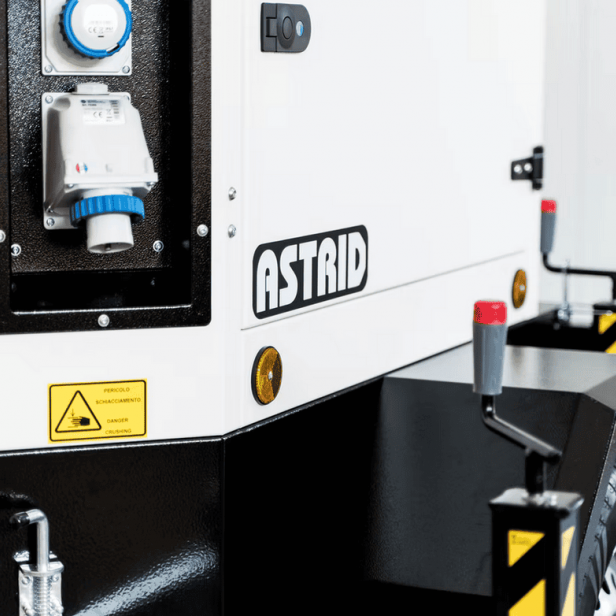 ITALTOWER LIGHTING TOWER WITH POWER GENERATOR & HYDRAULIC LIFTING SYSTEM ASTRID PRO UP TO 8.5M ILLUMINATED AREA 9300SQM