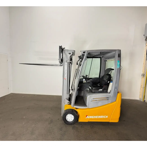  JUNGHEINRICH USED ELECTRIC FORKLIFT EFG213  1.300kg(2017) Triplex BH 205cm 3.Valve 