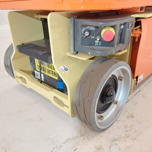 USED JLG 1230ES (2014) 5.66M 230KG 