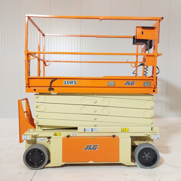 USED LG 6RS SCISSOR LIFT (2015) 8M 230KG