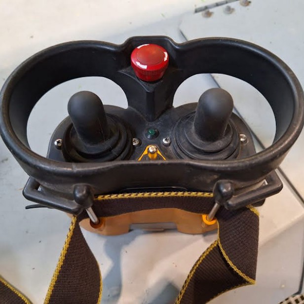 OMMELIFT ΜΕΤΑΧΕΙΡΙΣΜΕΝΟ ΑΥΤΟΚΙΝΟΥΜΕΝΟ ΚΑΛΑΘΟΦΟΡΟ ΜΕ ΕΡΠΥΣΤΡΙΕΣ 2200 RBD (2015) 22M 200KG 