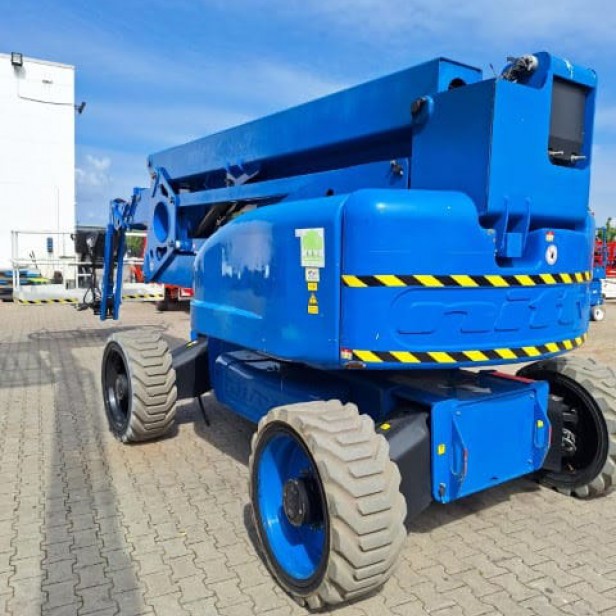  USED ARTICULATED BOOM LIFTS NIFTYLIFT HR28 HYBRID 4X4  (2017) 28M 280kg