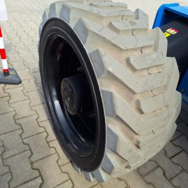  USED ARTICULATED BOOM LIFTS NIFTYLIFT HR28 HYBRID 4X4  (2017) 28M 280kg