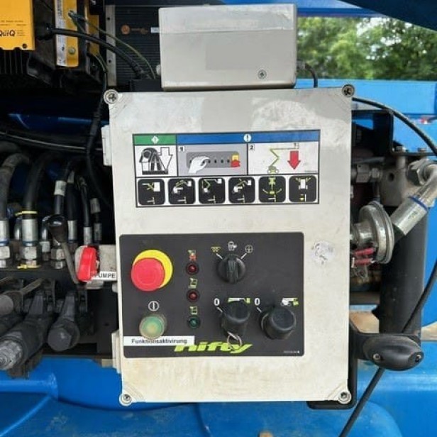  USED ARTICULATED BOOM LIFTS NIFTYLIFT HR28 HYBRID 4X4  (2017) 28M 280kg