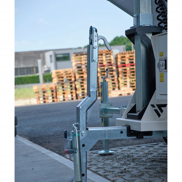 ITALTOWER SOLAR LIGHTING TOWER WITH MANUAL LIFTING SYSTEM FULL SOLAR UP TO 7M - ILLUMATED AREA UP TO 3000 SQM