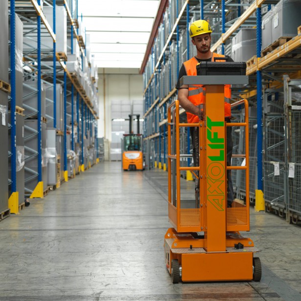 AXOLIFT ΧΕΙΡΟΚΙΝΗΤΗ ΑΝΥΨΩΤΙΚΗ ΠΛΑΤΦΟΡΜΑ ΑΤΟΜΩΝ MANULIFT 200/4 - 4M 125KG