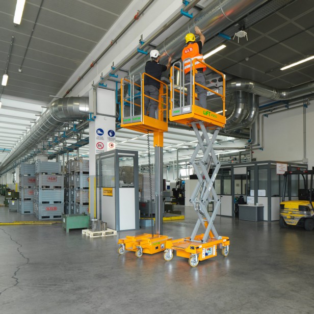 AXOLIFT ΧΕΙΡΟΚΙΝΗΤΗ ΑΝΥΨΩΤΙΚΗ ΠΛΑΤΦΟΡΜΑ ΑΤΟΜΩΝ MANULIFT 200/4 - 4M 125KG