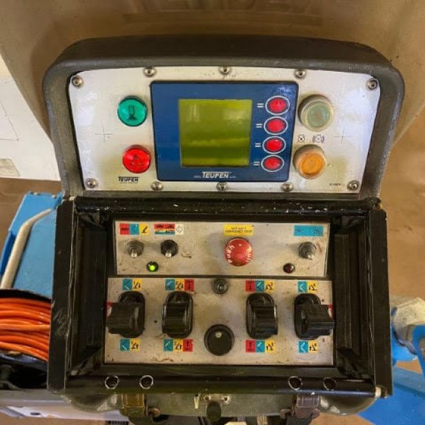 ΜΕΤΑΧΕΙΡΙΣΜΕΝΟ ΚΑΛΑΘΟΦΟΡΟ ΜΕ ΕΡΠΥΣΤΡΙΕΣ  TEUPEN LEO 21 GT 21M 250KG (2015)