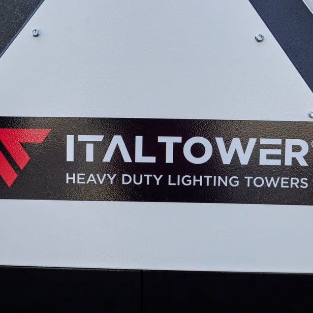ITALTOWER ΠΥΡΓΟΣ ΦΩΤΙΣΜΟΥ ΜΕ ΧΕΙΡΟΚΙΝΗΤΗ ΑΝΥΨΩΣΗ  STREET PLUG-IN  ΕΩΣ 5.5M ΦΩΤΙΖΟΜΕΝΟΣ ΧΩΡΟΣ 4700ΤΜ