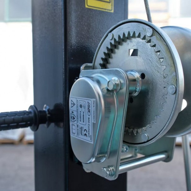 ITALTOWER ΠΥΡΓΟΣ ΦΩΤΙΣΜΟΥ ΜΕ ΧΕΙΡΟΚΙΝΗΤΗ ΑΝΥΨΩΣΗ ORUS  ΕΩΣ 9M ΦΩΤΙΖΟΜΕΝΟΣ ΧΩΡΟΣ 9300ΤΜ