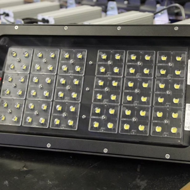 ITALTOWER LIGHTING TOWER WITH MANUAL LIFTING SYSTEM KT UP TO 5.5M - ILLUMATED AREA UP TO 3000 SQM