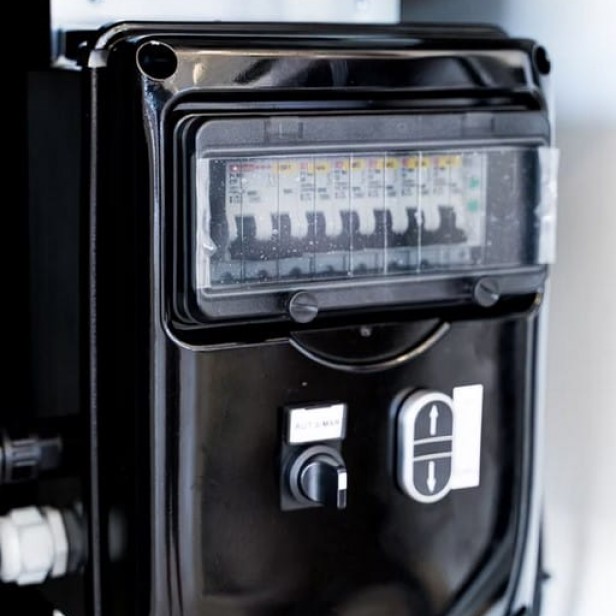 ITALTOWER LIGHTING TOWER WITH MANUAL LIFTING SYSTEM BASETOWER UP TO 8.5M - ILLUMATED AREA UP TO 9300 SQM