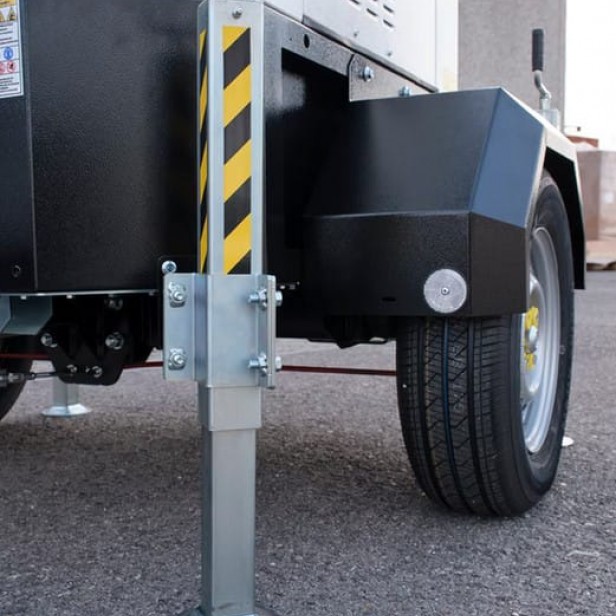 ITALTOWER LIGHTING TOWER WITH POWER GENERATOR & HYDRAULIC LIFTING SYSTEM  MANTIS EVO UP TO 7M ILLUMINATED AREA 7000 SQM