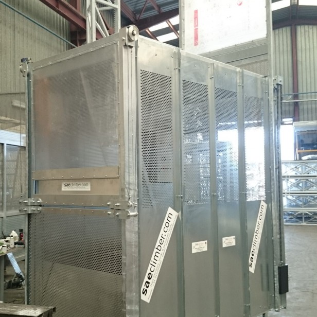 SAECLIMBER - Construction Hoists  E10 - 120M 1000KG