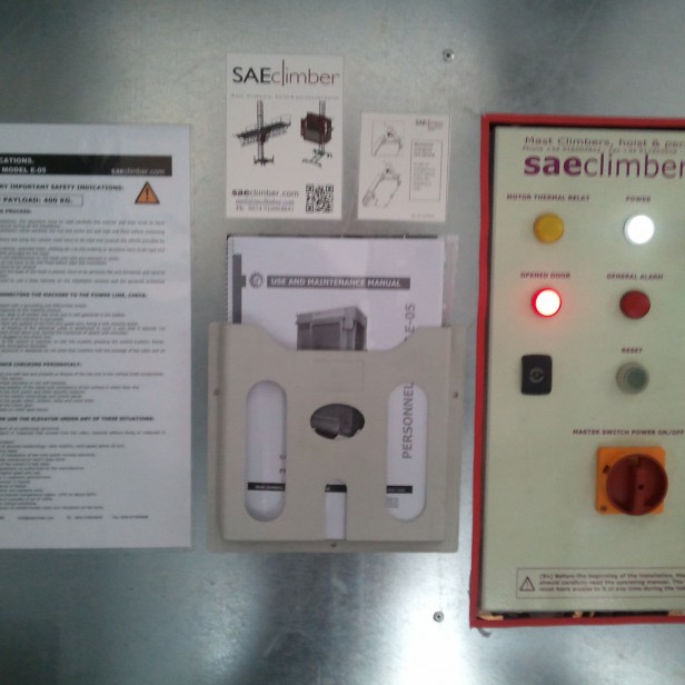 SAECLIMBER - Construction Hoists E05 - 120M 500KG