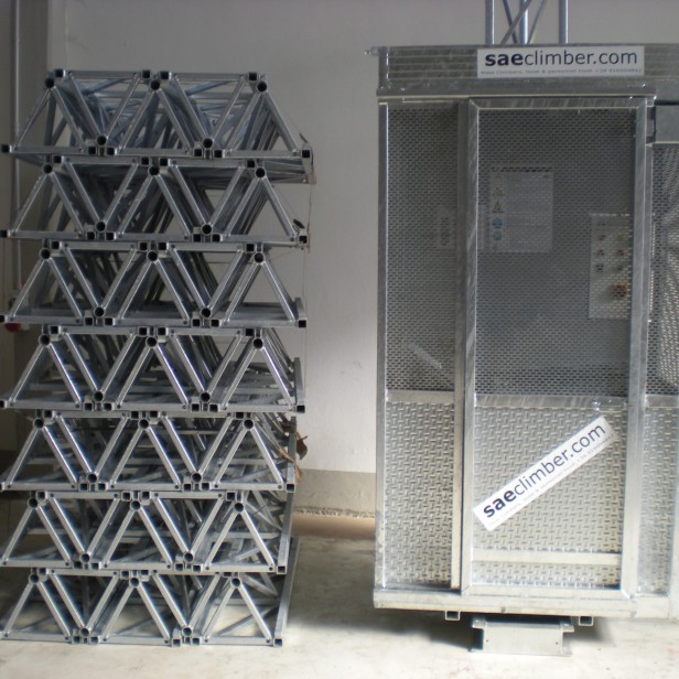 SAECLIMBER - Construction Hoists E05 - 120M 500KG