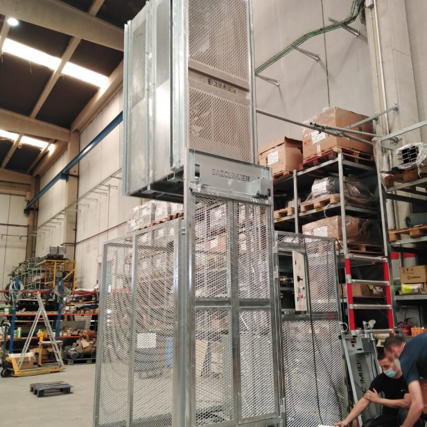 SAECLIMBER - Construction Hoists E05 - 120M 500KG