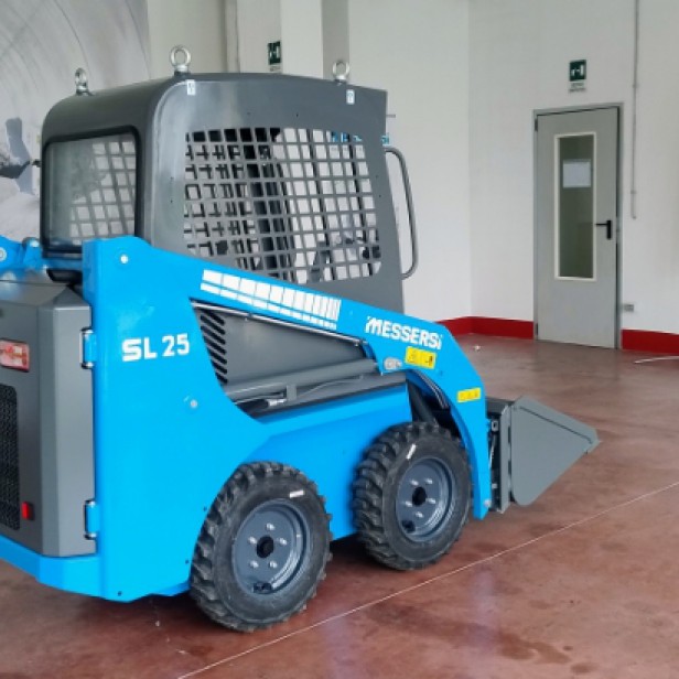 Messersi SL25 μίνι φορτωτής μίνι φορτωτής Messersi SL25 μίνι φορτωτής μίνι φορτωτής Messersi SL25 φορτωτής SL25 για κατασκευές compact skid loader Messersi ανυψωτική ικανότητα 350 kg
