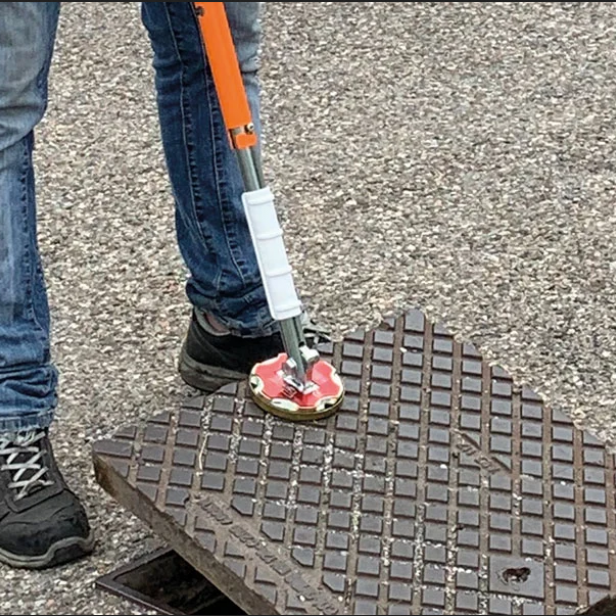 ITALIFTERS XT1 NANO ATEX anti-spark magnetic manhole cover lifter   ITALIFTERS XT1 NANO ATEX magnetic lifter XT1 NANO for hazardous zones   Anti-spark XT1 NANO ATEX for use in explosive zones