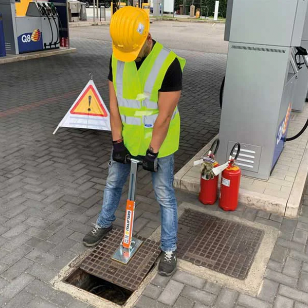 ITALIFTERS CL10 ATEX μαγνητικό ανυψωτικό καλυμμάτων φρεατίων ATEX   ITALIFTERS CL10 ATEX ανυψωτικό χωνευτών καλυμμάτων   Αντισπινθηριστικό ανυψωτικό CL10 ATEX για επικίνδυνες ζώνες